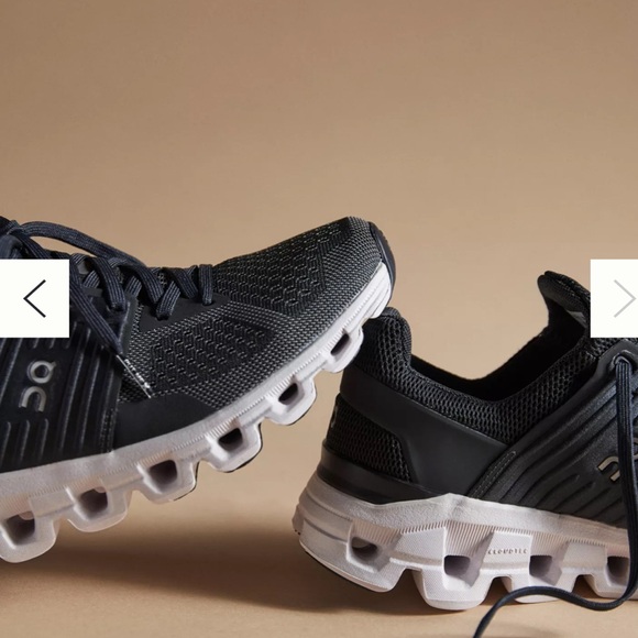 On Running Women's Athletic Shoes - Black - Picture 3 of 3